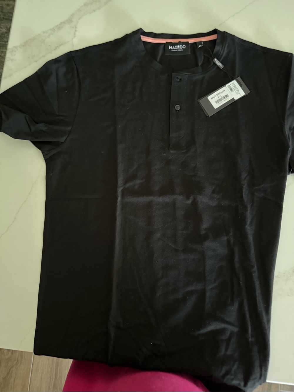 Maceoo Men's Black Short-Sleeve Henley Polo